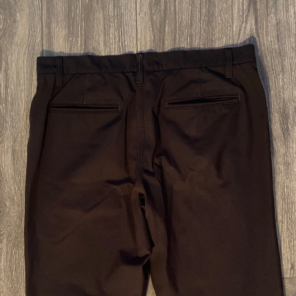 Banana Republic - Men’s Slim Fit Athletic Chino Pants in Dark Grey - Size 33x30